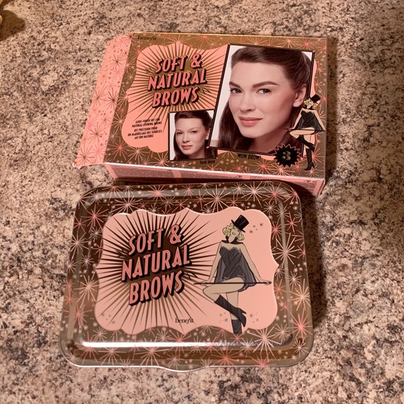 Benefit Cosmetics Brow Kit - Picture 2 of 7